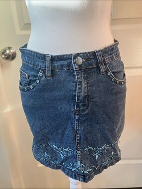 Vintage R.V.T. Serve Piping Hot Embellished Denim Mini Skirt